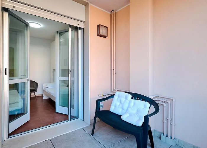 Xenia Apartments - Spacious And Bright New Flat With Garden